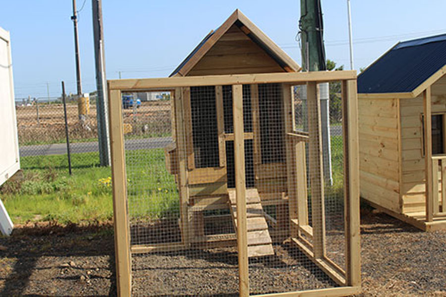 Small Chook House With Run